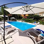 Garden Daire *